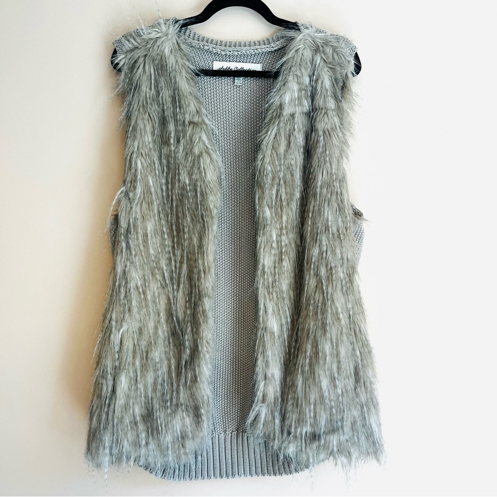 Sebby Collection Faux Fur Vest Women's XXL Tan Crochet Knit Cozy